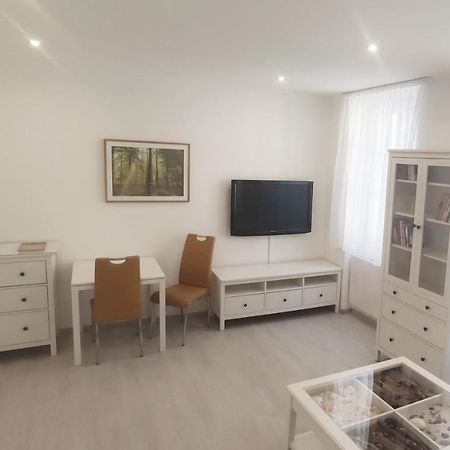 Gemuetliche Zweiraumwohnung In Ruhelage Βιέννη Εξωτερικό φωτογραφία
